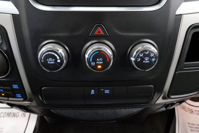 2017 RAM 1500 SLT