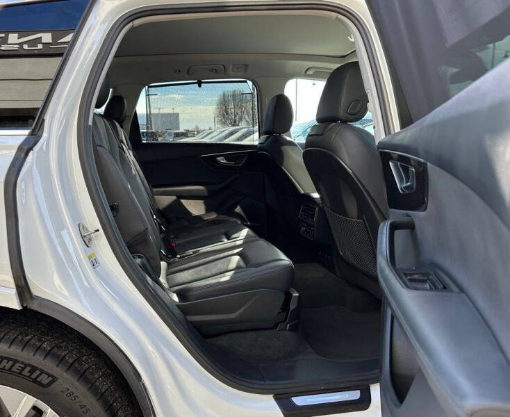 2022 Audi Q7 quattro Premium Plus 55 TFSI