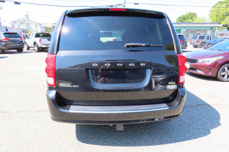 2014 Dodge Grand Caravan SE photo 8