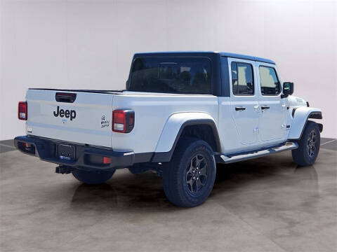 2022 Jeep Gladiator Willys