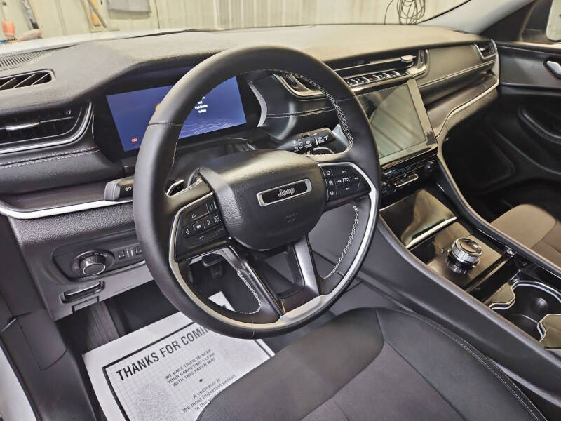 2023 Jeep Grand Cherokee L Laredo