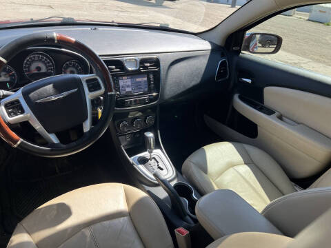 2013 Chrysler 200 Limited