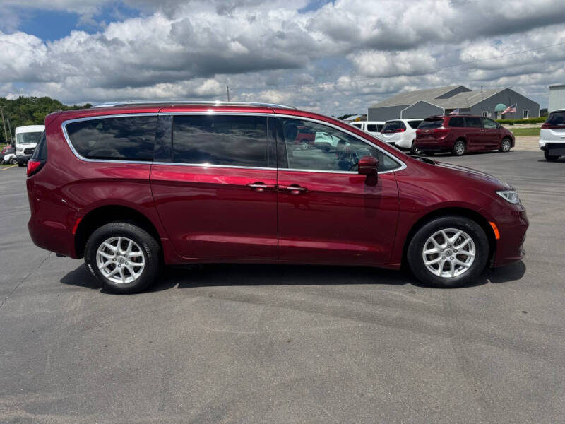 2021 Chrysler Voyager LX
