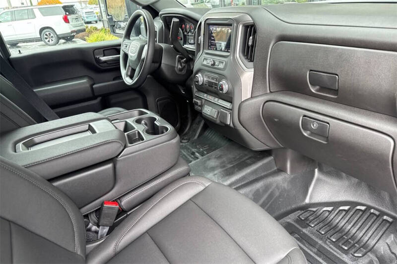 2025 GMC Sierra 2500HD Pro