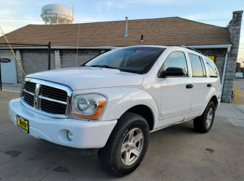 2005 Dodge Durango for sale at DELTA TIRE CUSTOM AUTO SALES in Quincy IL