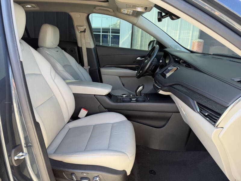 2019 Cadillac XT4 Premium Luxury