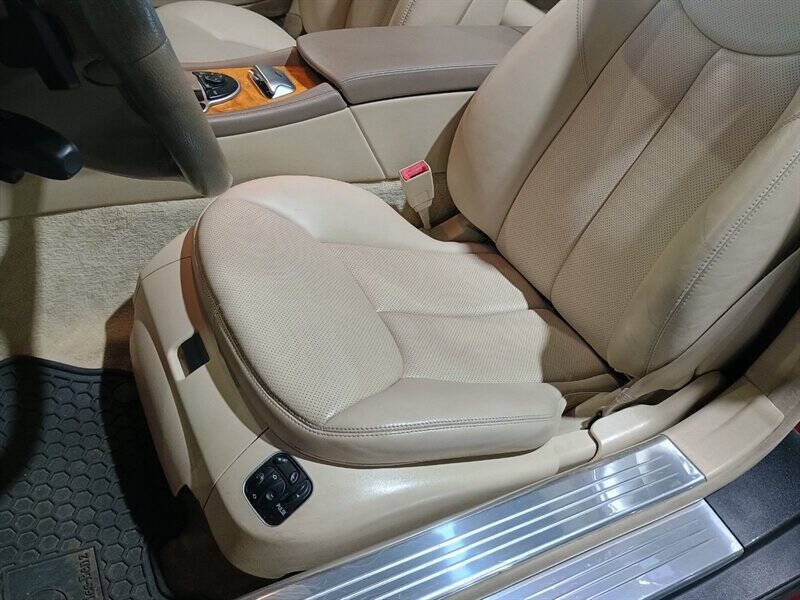 2008 Mercedes-Benz SL-Class 32