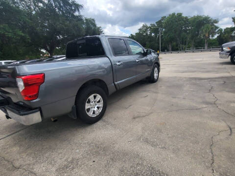 2017 Nissan Titan SV
