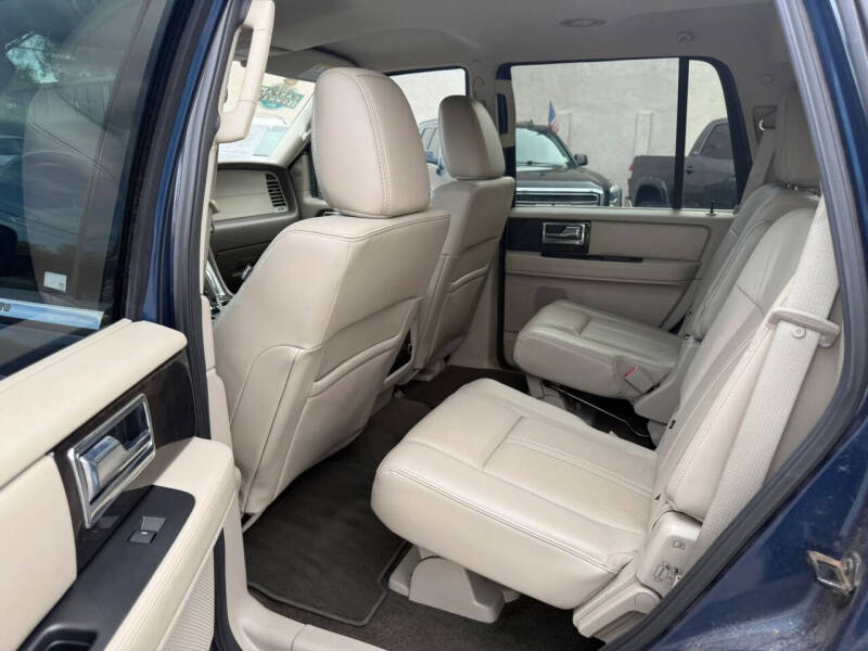 2017 Lincoln Navigator Select