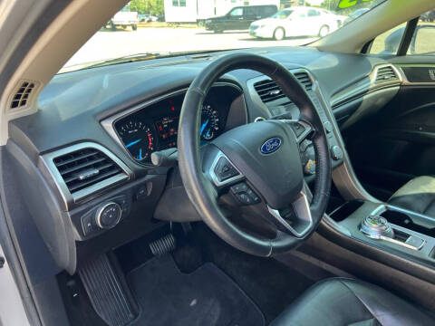 2017 Ford Fusion SE