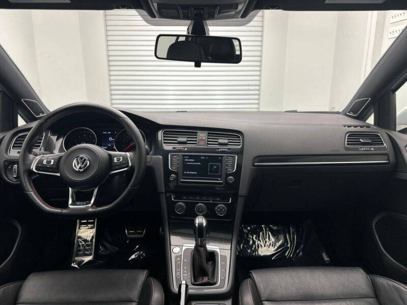 2017 Volkswagen Golf GTI SE