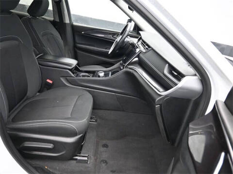 2022 Jeep Grand Cherokee L Laredo