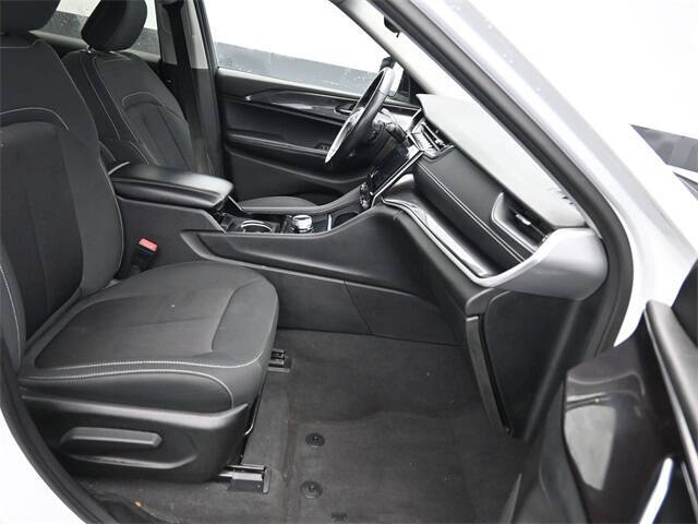 2022 Jeep Grand Cherokee L Laredo