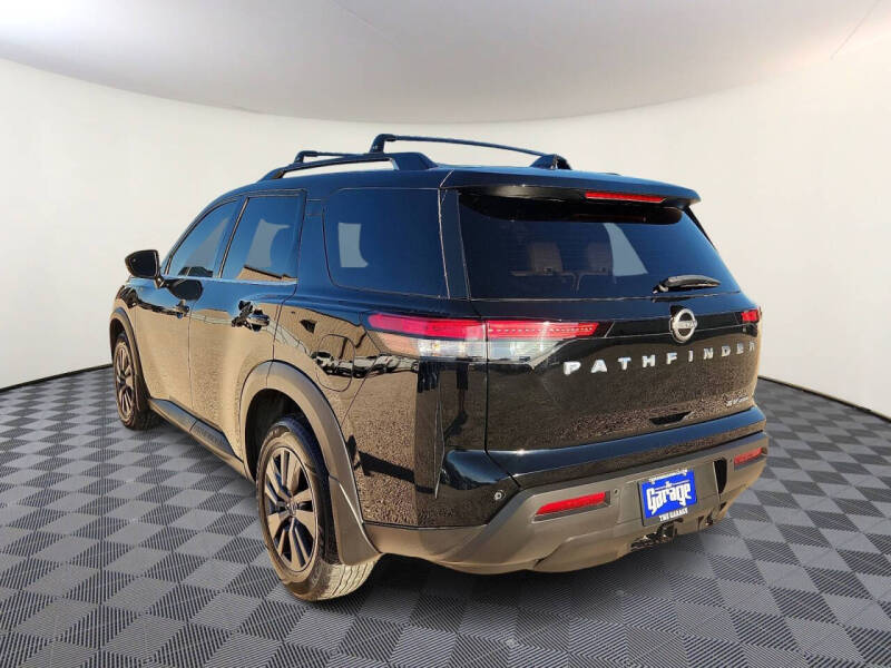 2022 Nissan Pathfinder SV