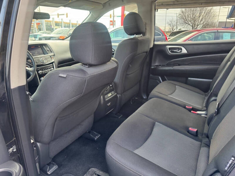 2019 Nissan Pathfinder S