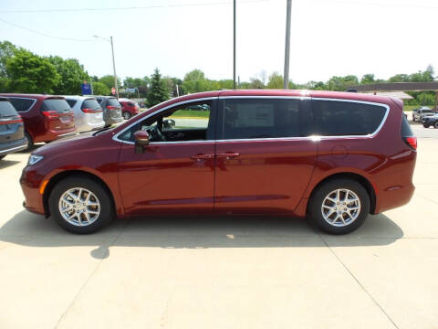 2023 Chrysler Pacifica for sale at WAYNE HALL CHRYSLER JEEP DODGE in Anamosa IA
