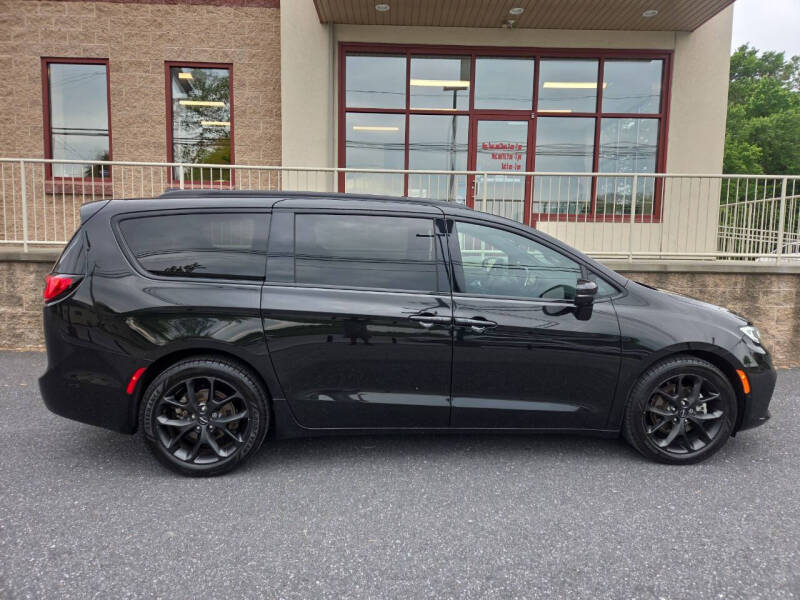 2022 Chrysler Pacifica Touring L