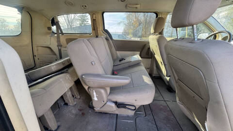 2008 Chrysler Town and Country LX