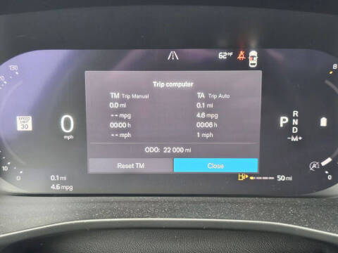 2023 Volvo XC40 B5 Plus Bright Theme