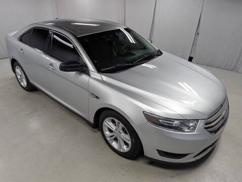 2016 Ford Taurus SE