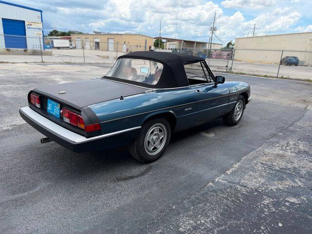 1988 Alfa Romeo Spider Veloce