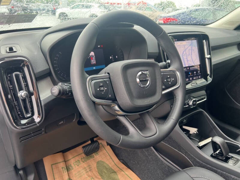 2026 Volvo XC40 B5 Core