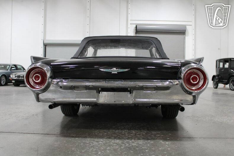 1962 Ford Thunderbird