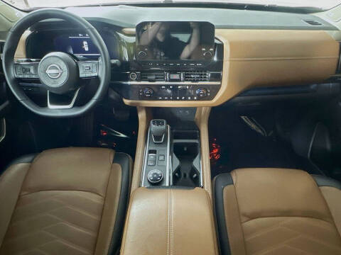 2023 Nissan Pathfinder Platinum