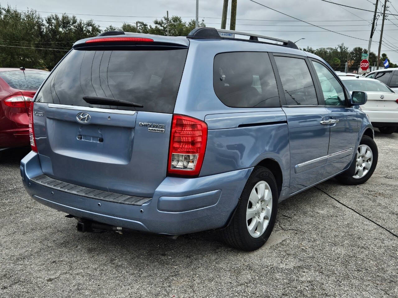 2008 Hyundai Entourage for sale at JOHNS AUTO SALES LLC in Apopka, FL