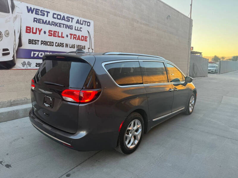 2017 Chrysler Pacifica Touring-L Plus