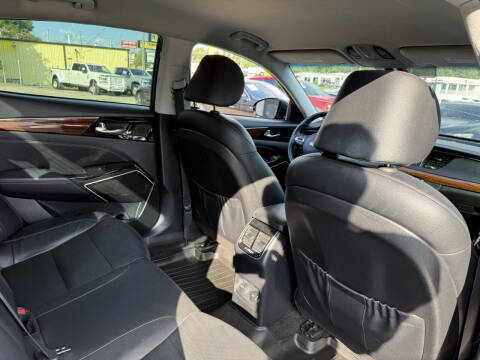 2017 Kia Cadenza Premium