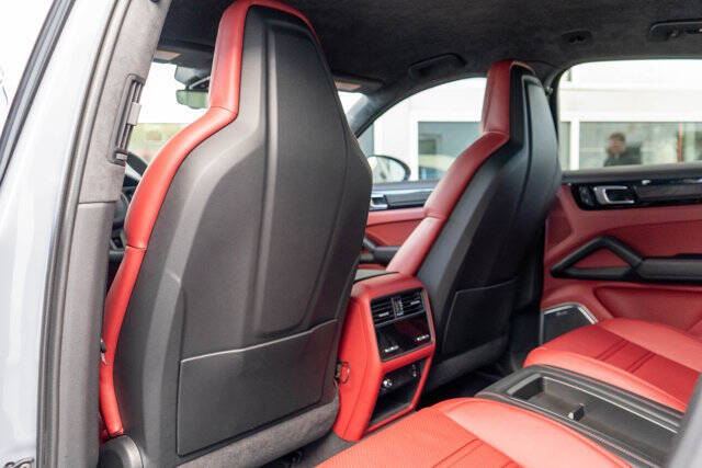 2023 Porsche Cayenne 26