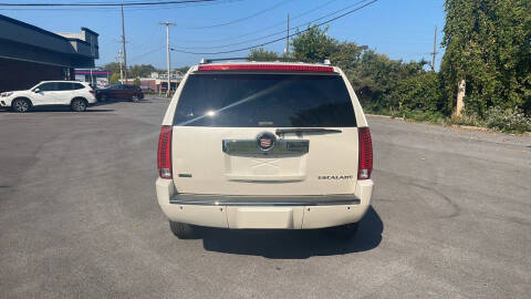2010 Cadillac Escalade Luxury