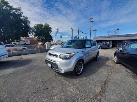 2016 Kia Soul +