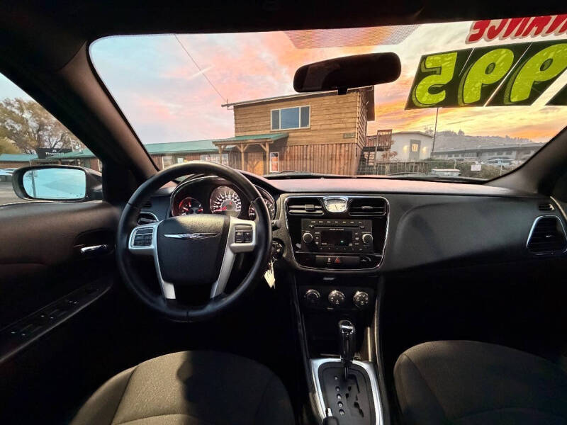 2014 Chrysler 200 Touring