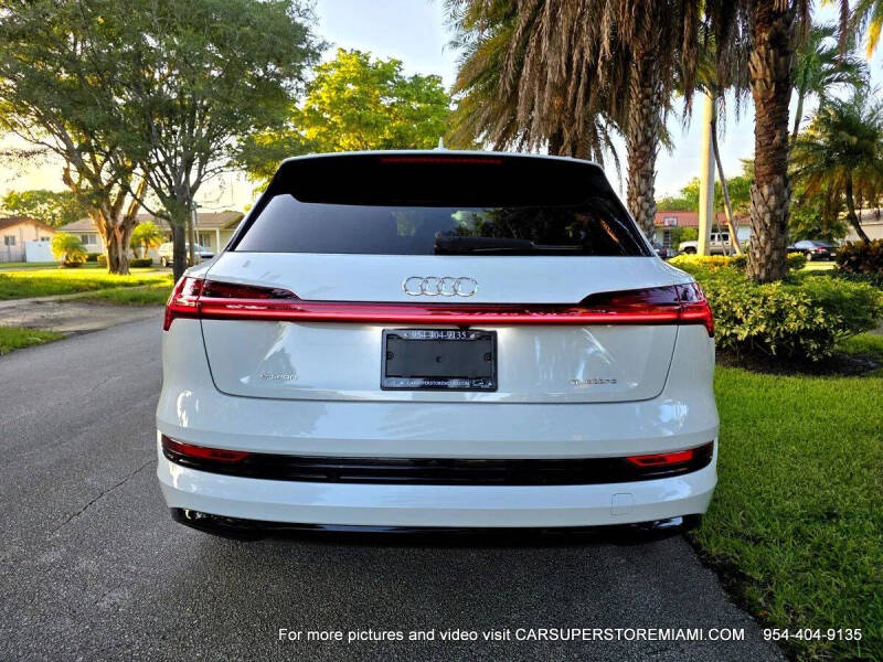 2021 Audi e-tron quattro Premium