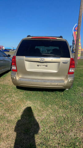 2008 Hyundai Entourage GLS