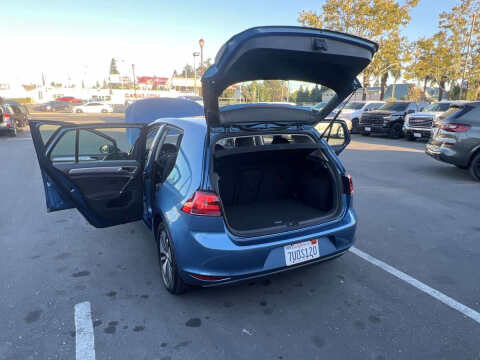 2016 Volkswagen e-Golf SE