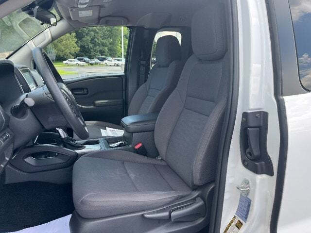 2023 Nissan Frontier 22