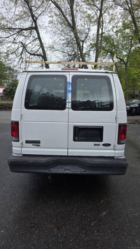 2011 Ford E-Series E-250