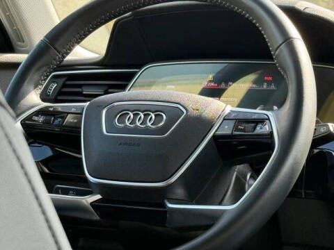 2019 Audi e-tron quattro Premium Plus