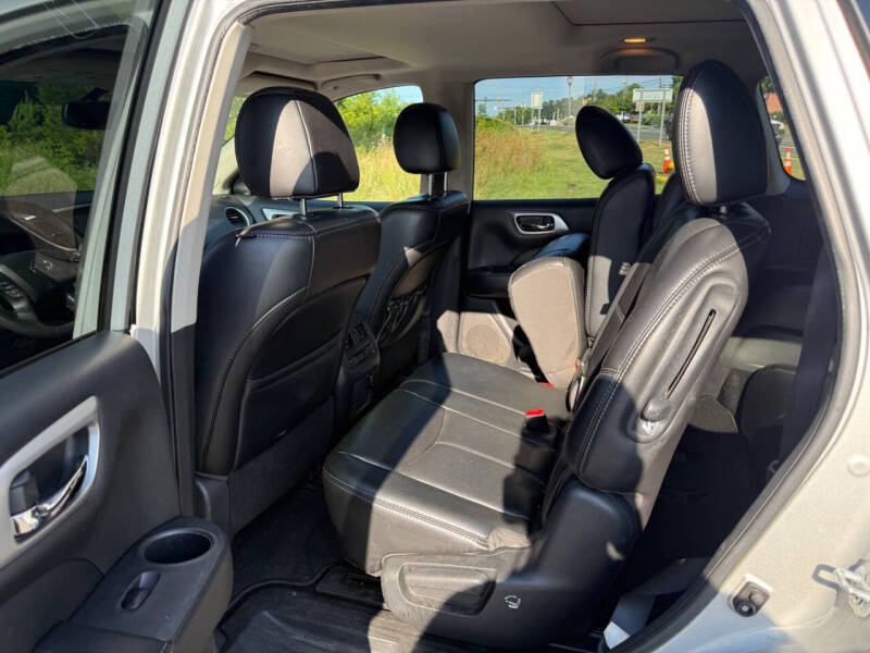 2017 Nissan Pathfinder Platinum