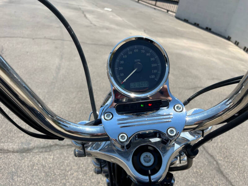 2012 Harley-Davidson XL1200CP