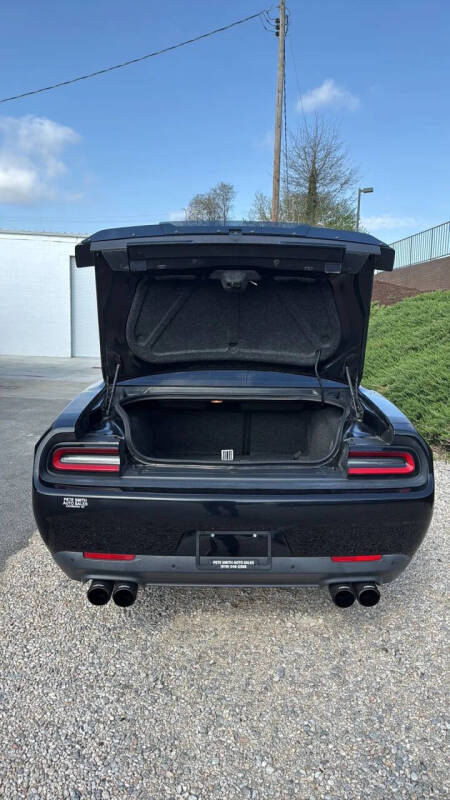 2016 Dodge Challenger 392 HEMI Scat Pack Shaker