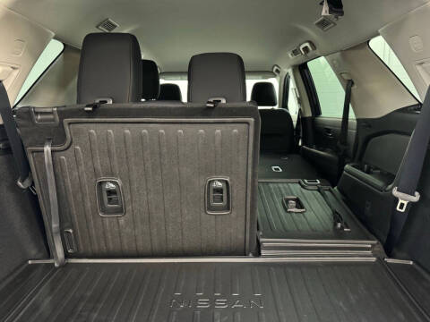 2025 Nissan Pathfinder SV