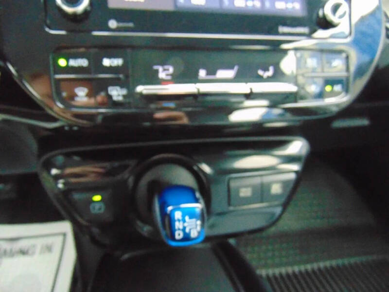 2021 Toyota Prius LE