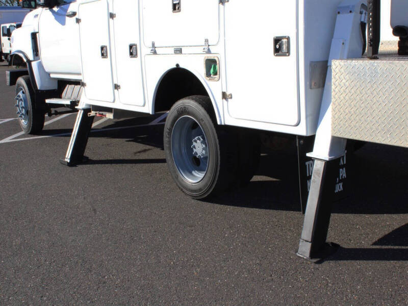 2019 International CV515