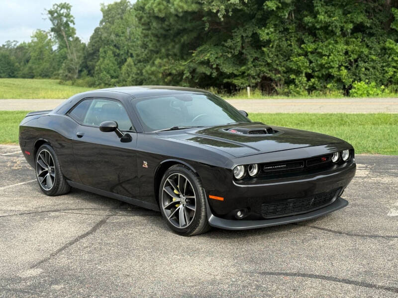 2016 Dodge Challenger Scat Pack's photo