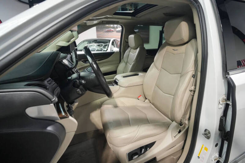 2018 Cadillac Escalade Luxury