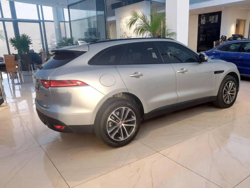 2018 Jaguar F-PACE 25t Premium